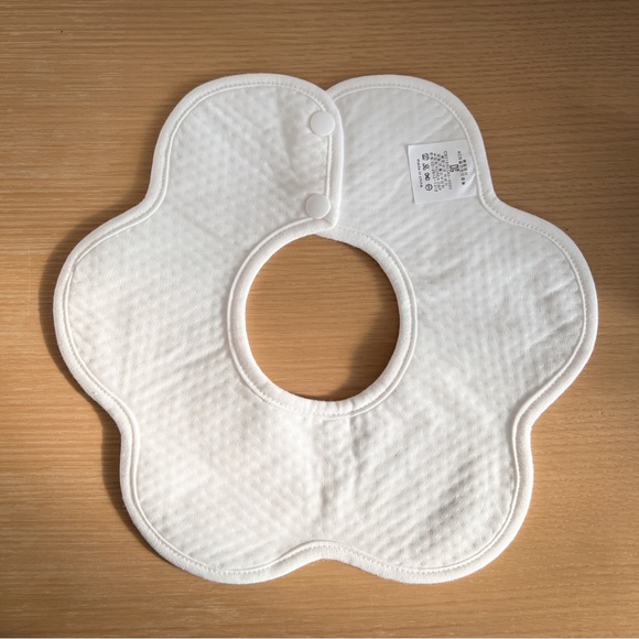 Flower 360 Bib (2pcs) - Picture 5 of 6